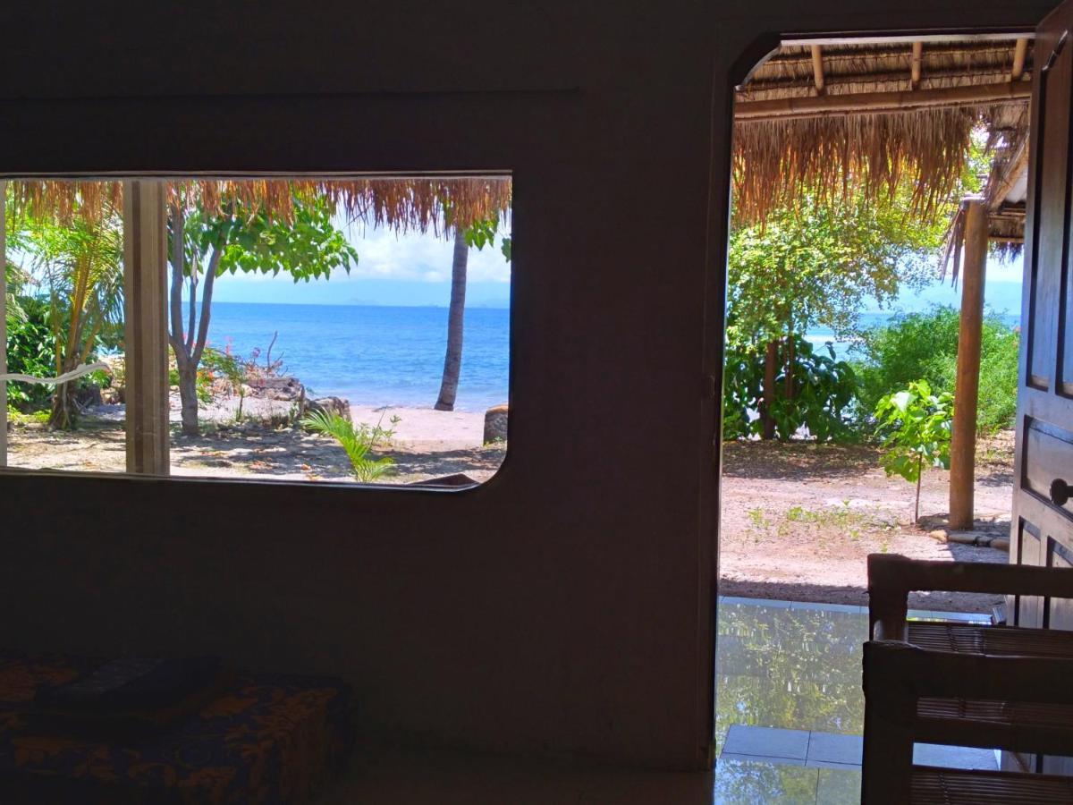 East Lombok Dive Hotel - 3 Private Rooms On The Beach With Seaview & Scuba Diving Center Labuhan Pandan Eksteriør billede