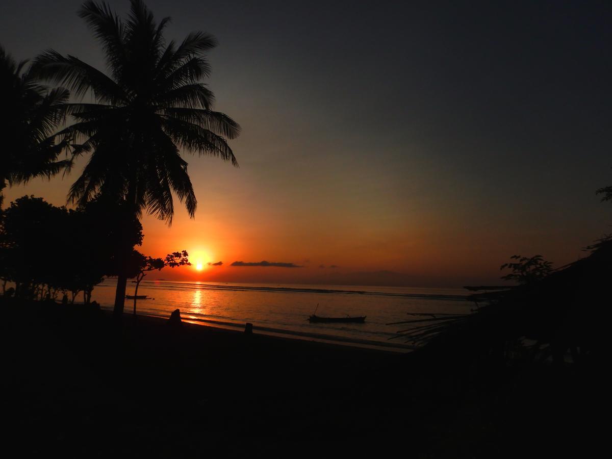 East Lombok Dive Hotel - 3 Private Rooms On The Beach With Seaview & Scuba Diving Center Labuhan Pandan Eksteriør billede